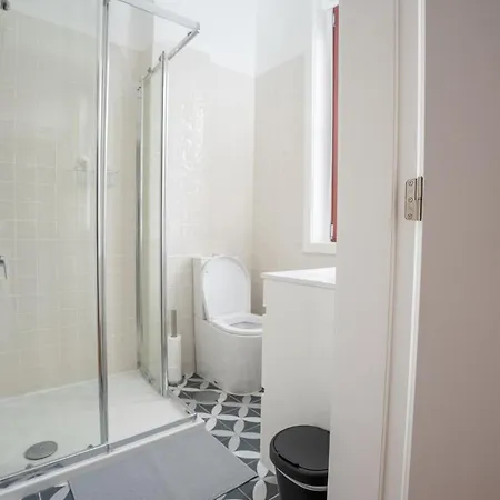 Apartment Host Wise - Peaceful Amazing - Ace Location Porto
